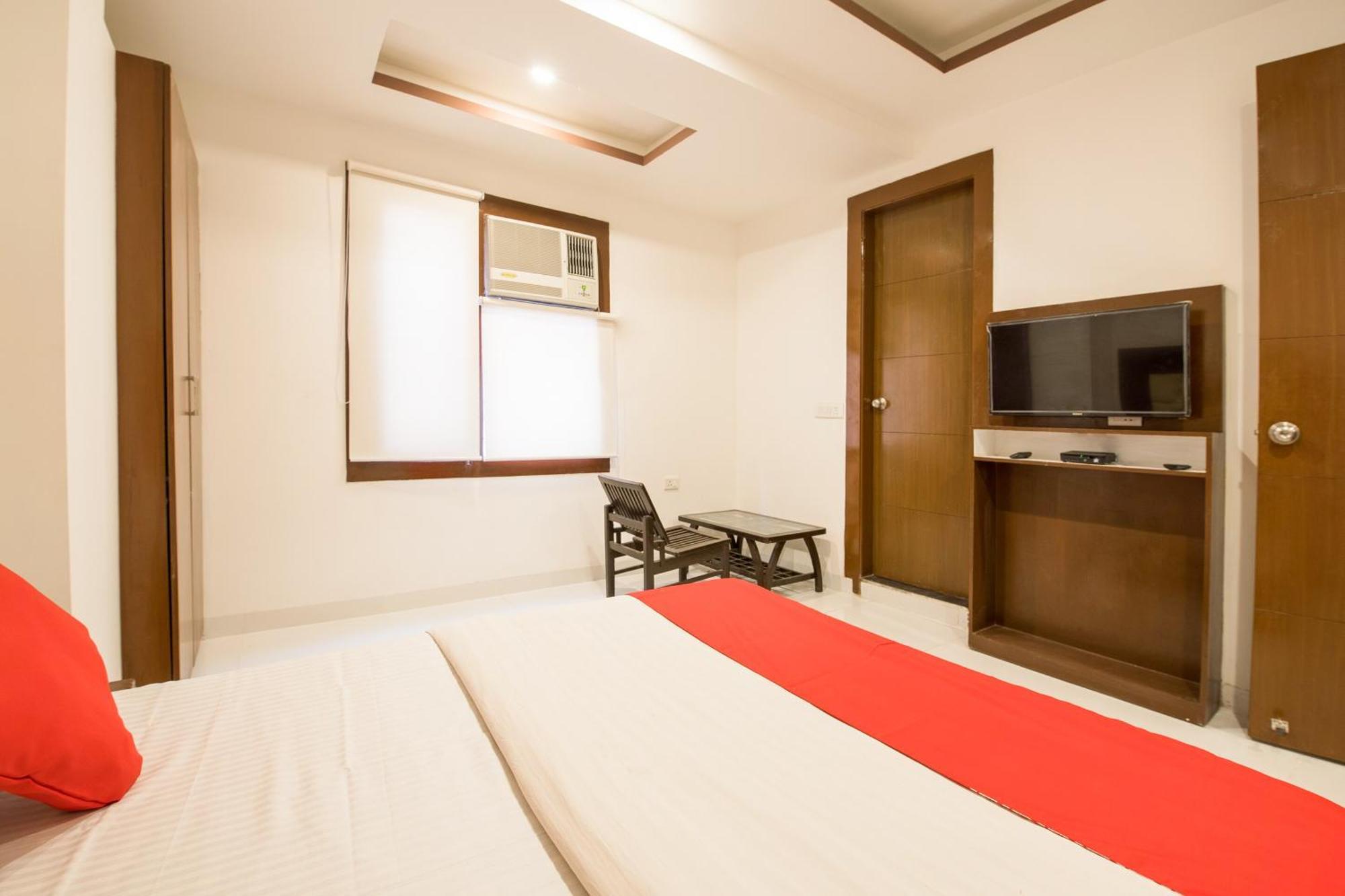 Hotel O Melfort New Delhi Eksteriør billede